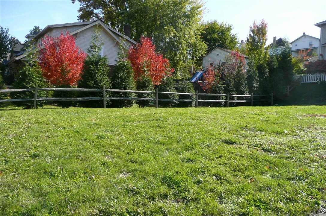 Property Photo:  800 5th Ave  PA 15108 