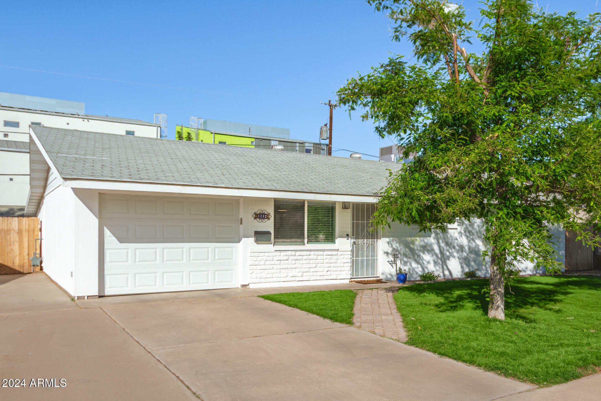 Property Photo:  1112 W 9th Street  AZ 85281 