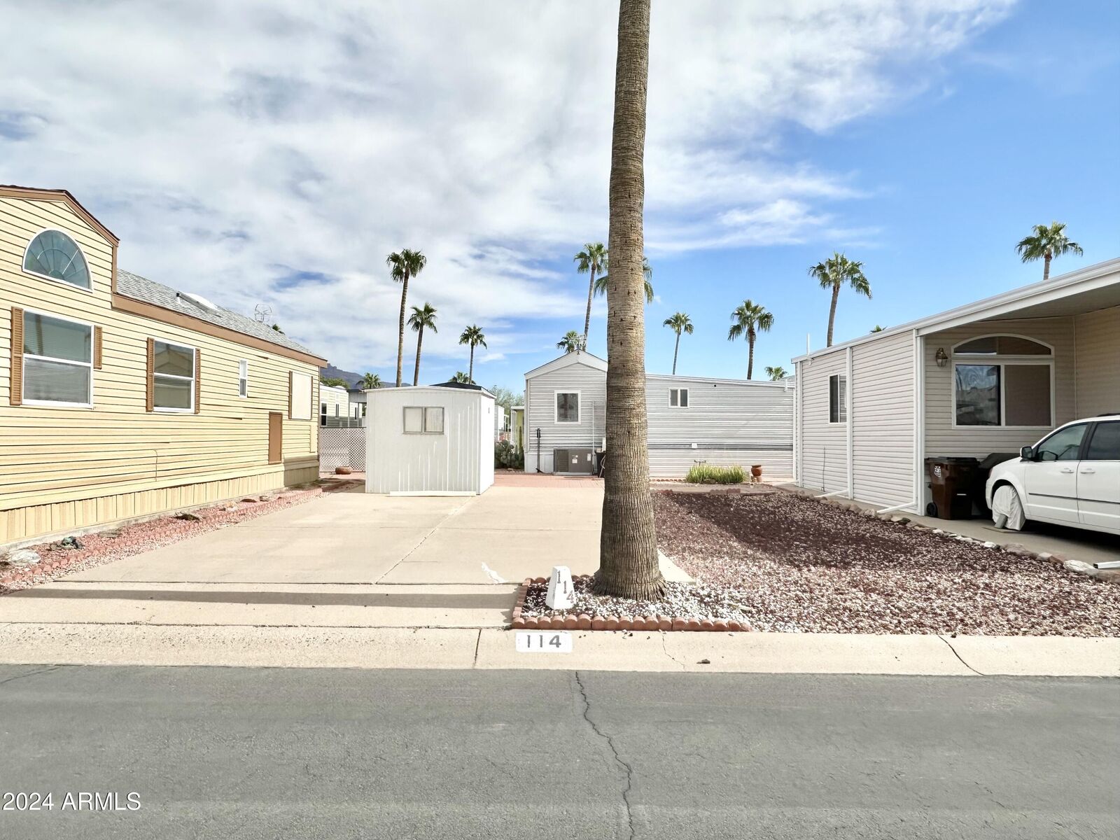 Property Photo:  114 S Kaoline Drive 114  AZ 85119 