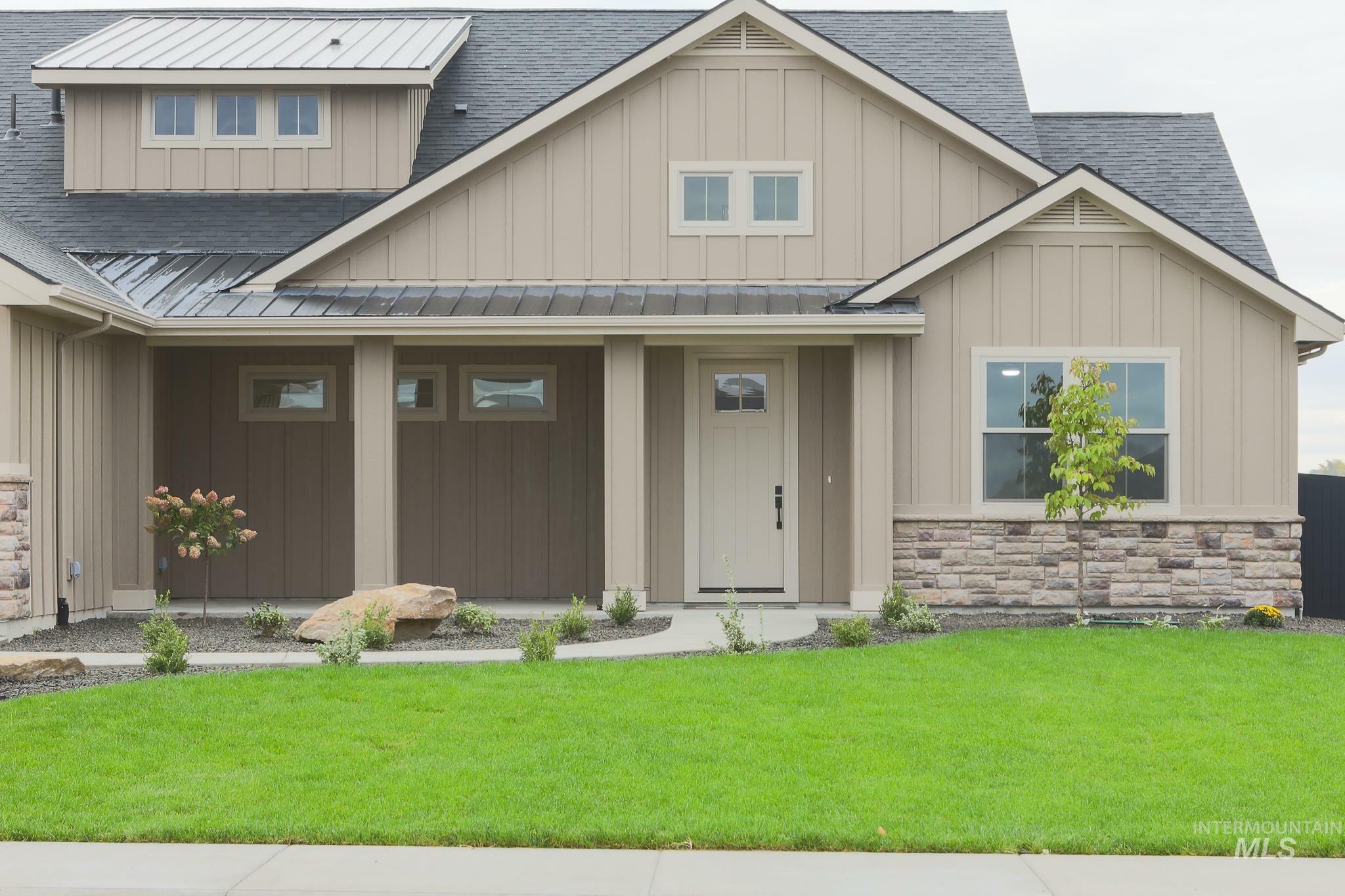 Property Photo:  7213 E Merlin Hawk Ct  ID 83686 