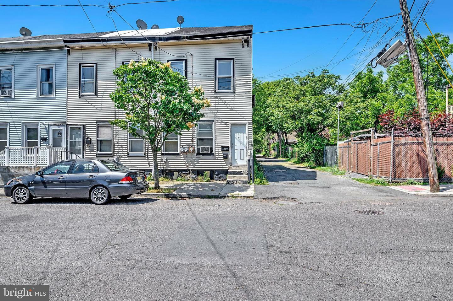 Property Photo:  19 Webster Street  NJ 08638 