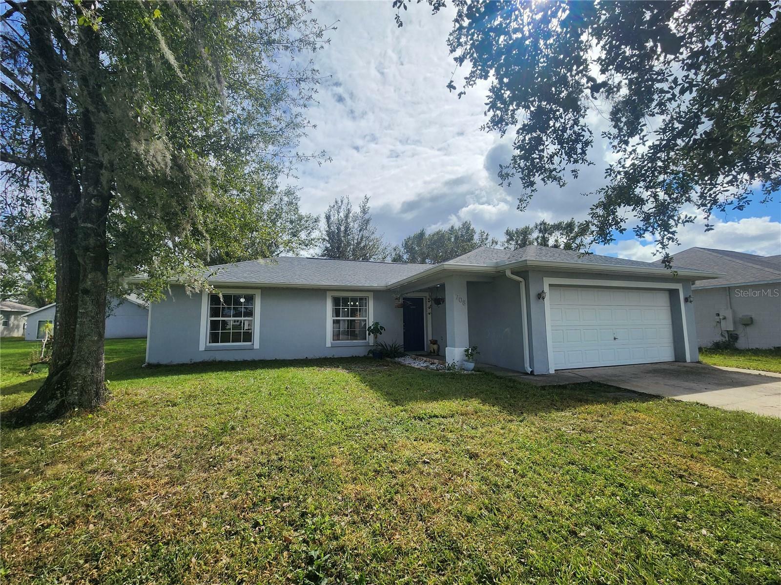 Property Photo:  708 Robin Court  FL 34759 