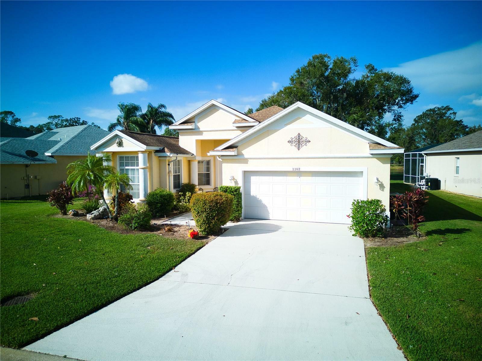 Property Photo:  1102 Golf Course Parkway  FL 33837 