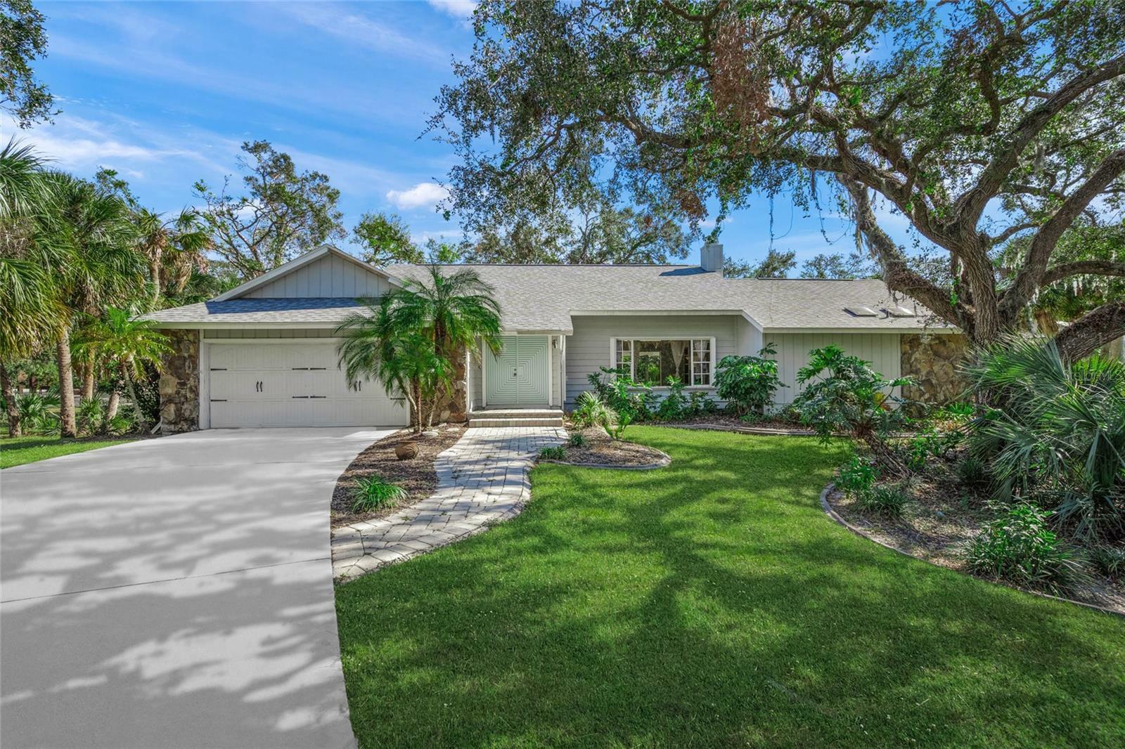 Property Photo:  4301 Brackenwood Court  FL 34232 