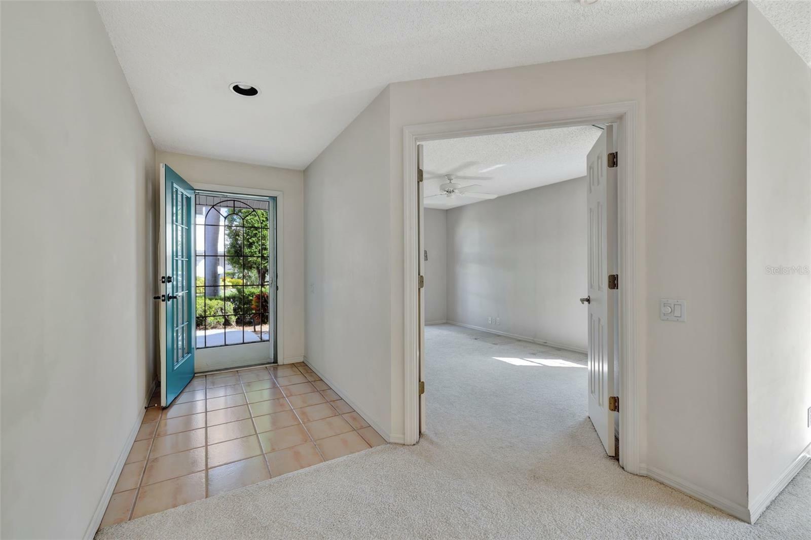 Property Photo:  5456 Kelly Drive 10  FL 34233 