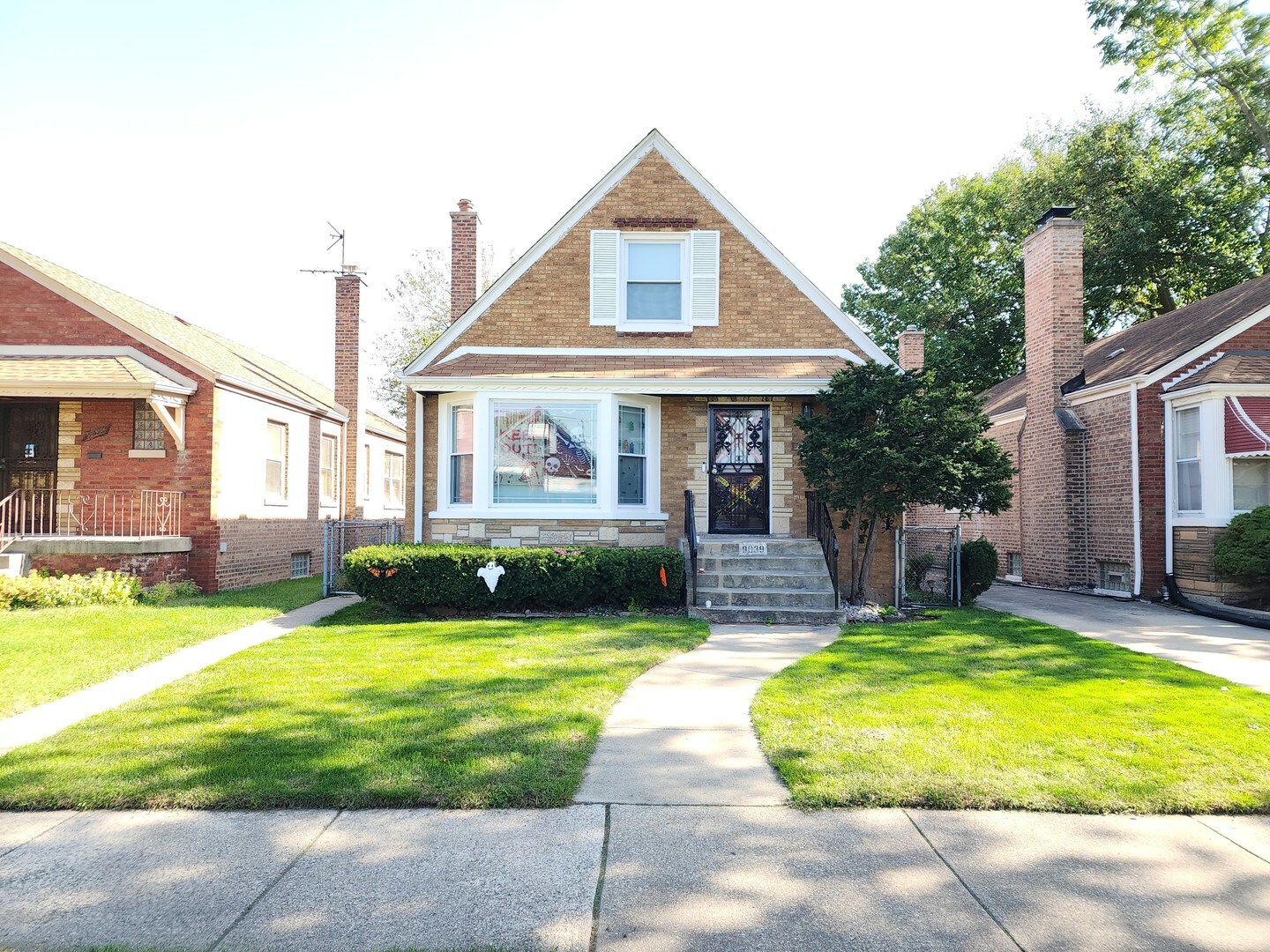 Property Photo: 9039 S Cornell Avenue IL 60617