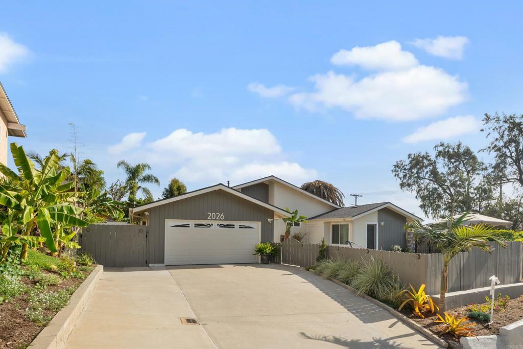 Property Photo:  2026 Elevada Street  CA 92054 