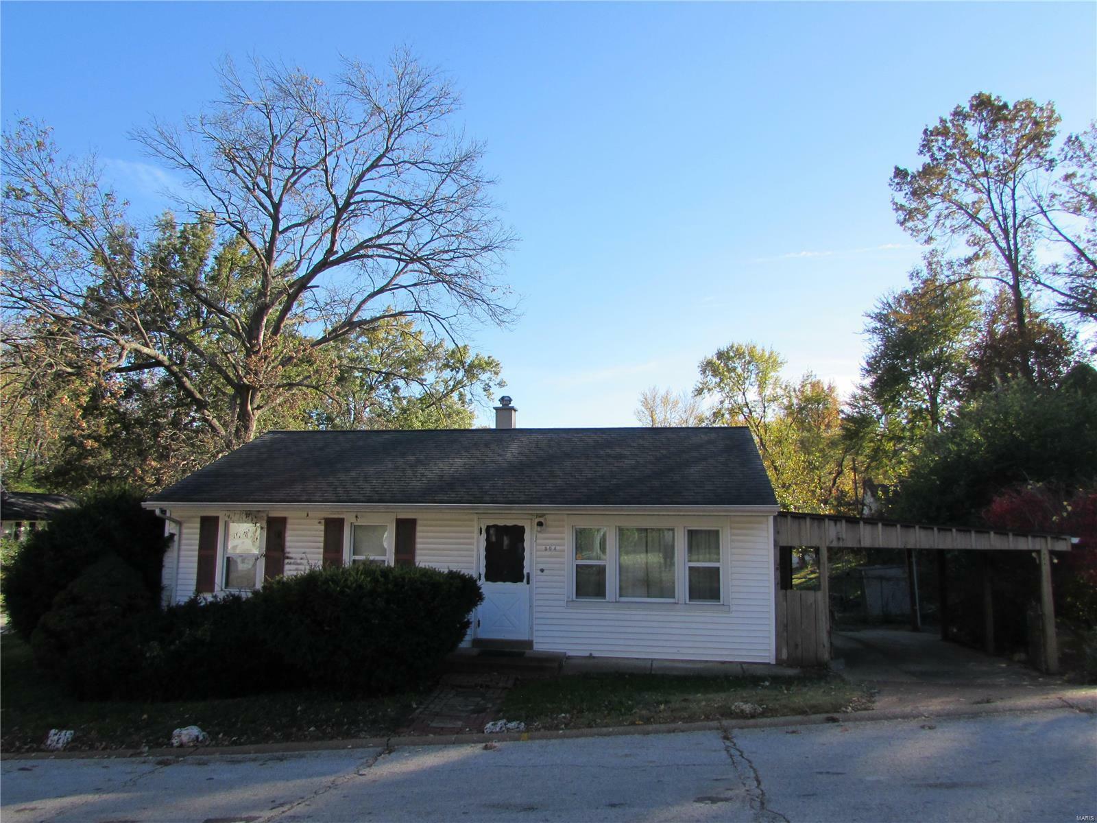 Property Photo:  504 Robert Avenue  MO 63135 