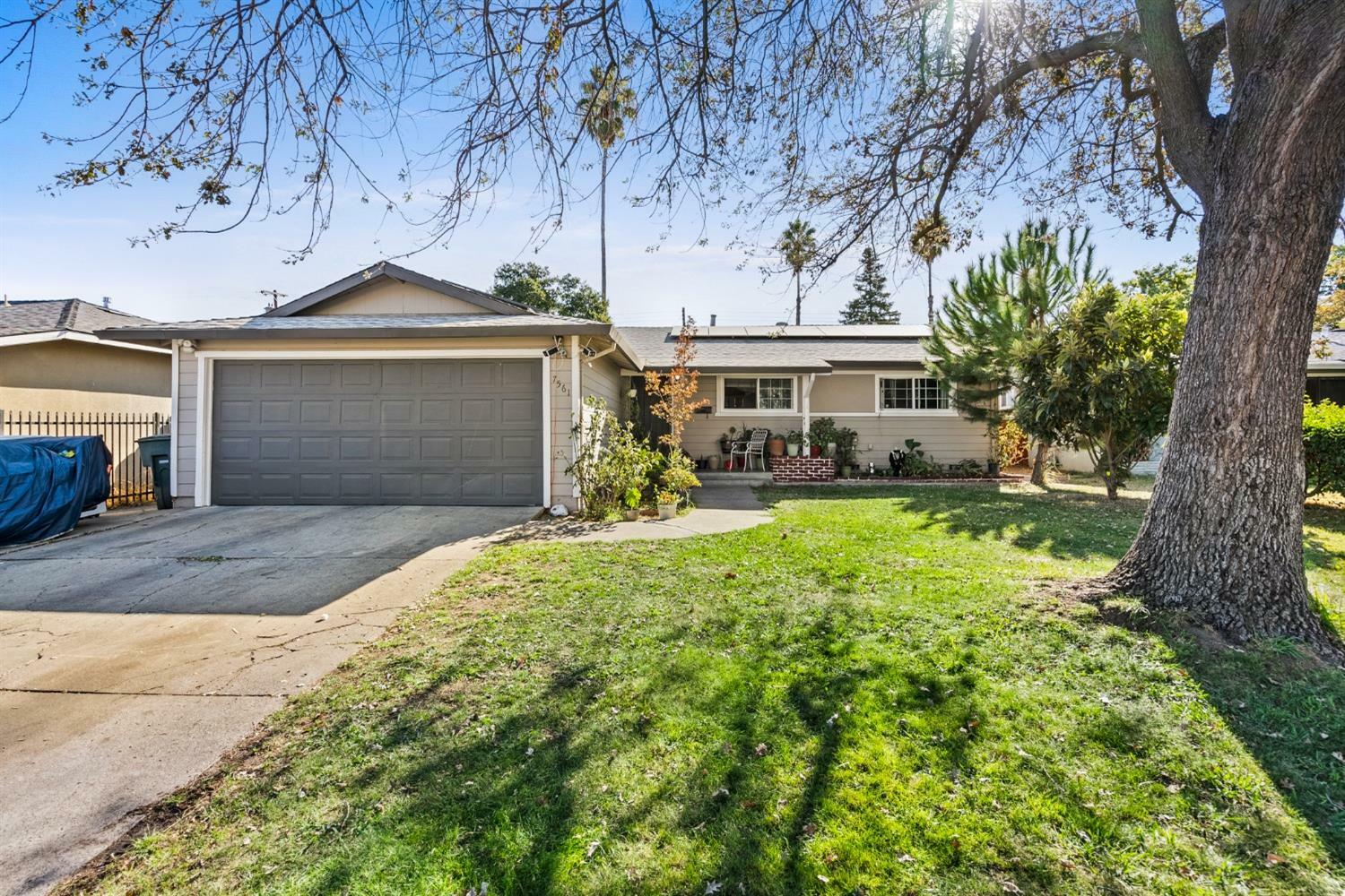 Property Photo:  7561 Titian Parkway  CA 95823 