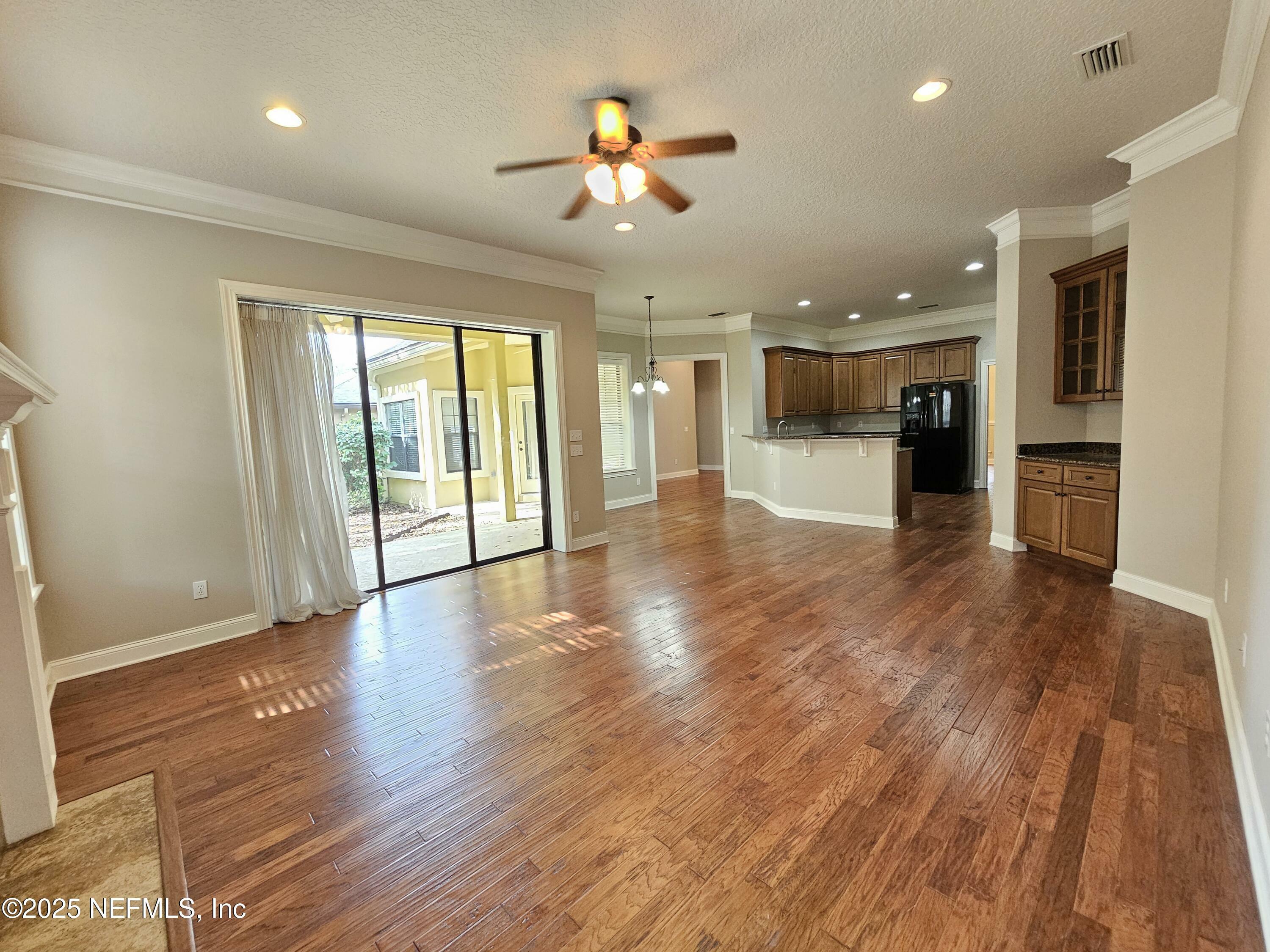 Property Photo:  5105 Foliage Way  FL 32092 