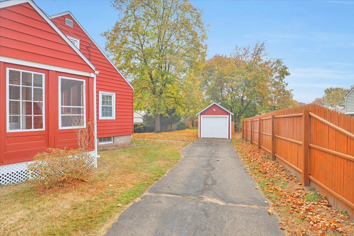 Property Photo:  268 Woodbridge Street  CT 06042 