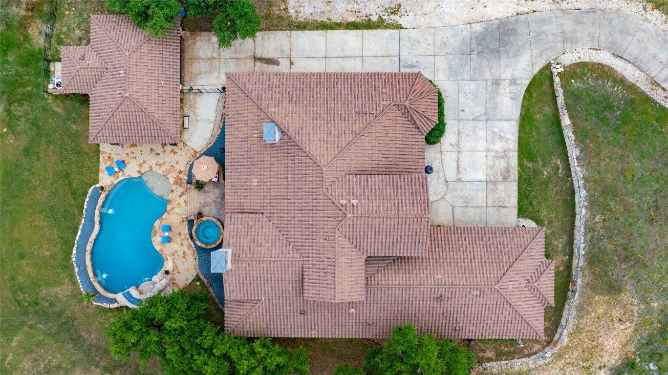Property Photo: 4609 Boxwood Bend TX 78645