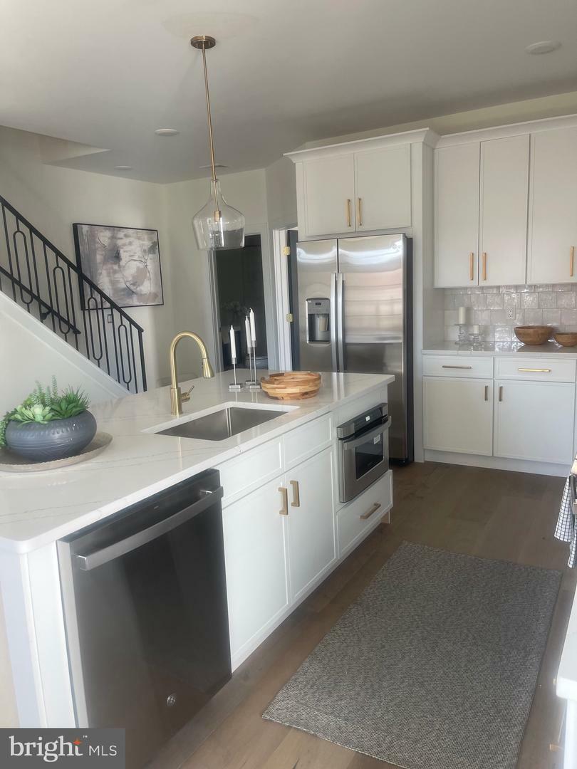 Property Photo: 7519 Ridge 204 PA 19128