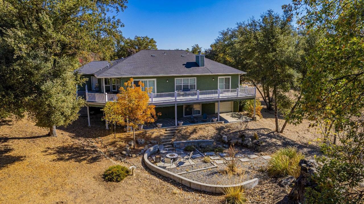 Property Photo:  41282 Singing Hills Circle  CA 93601 