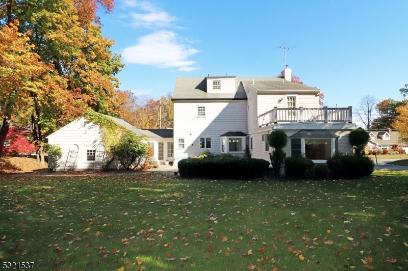 Property Photo:  22 Fairway Avenue  NJ 07052 