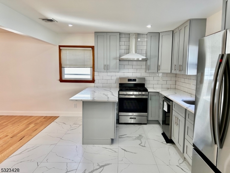 Property Photo:  112 Woodrow Avenue 2  NJ 07424 