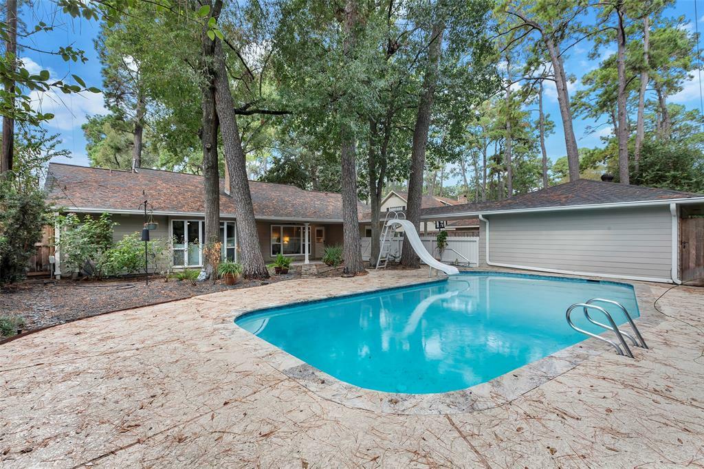 Property Photo:  607 Briarpark Drive  TX 77042 