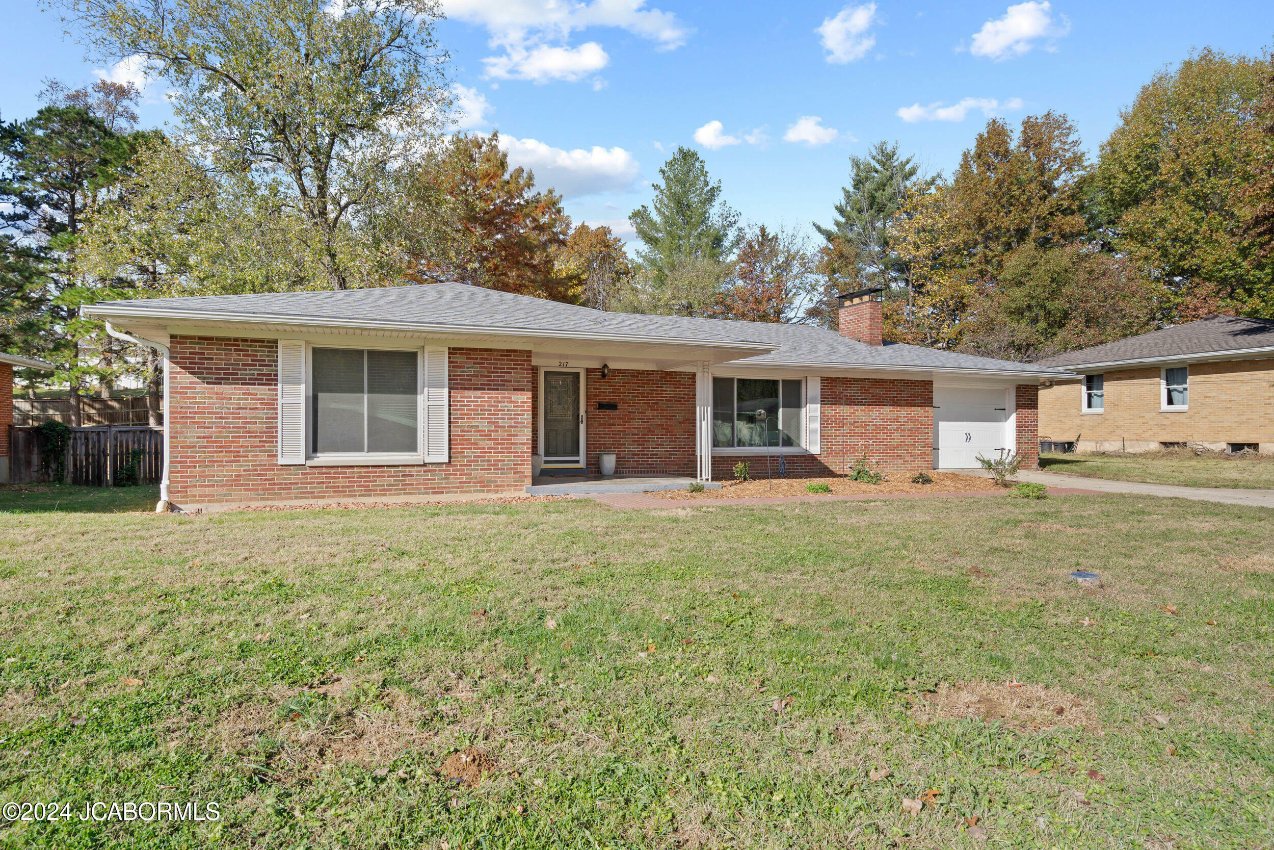 Property Photo:  217 Binder Drive  MO 65109 