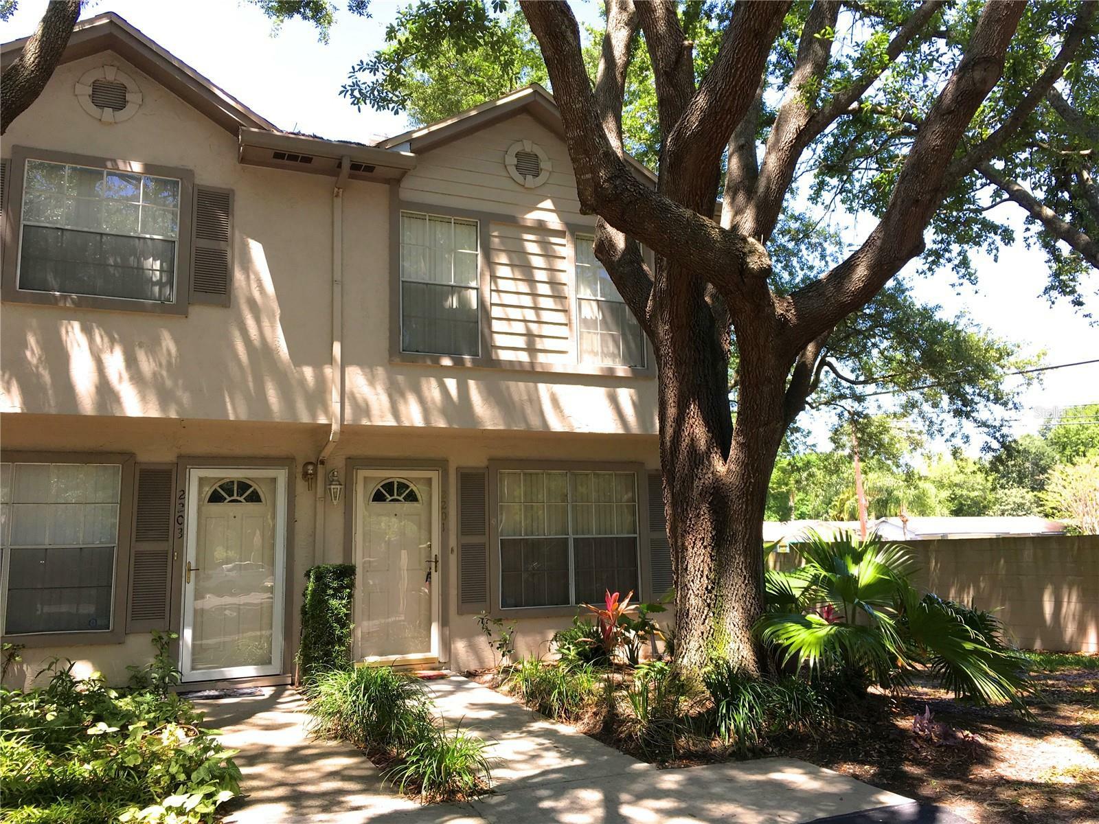 Property Photo:  2201 Fletchers Point Circle  FL 33613 