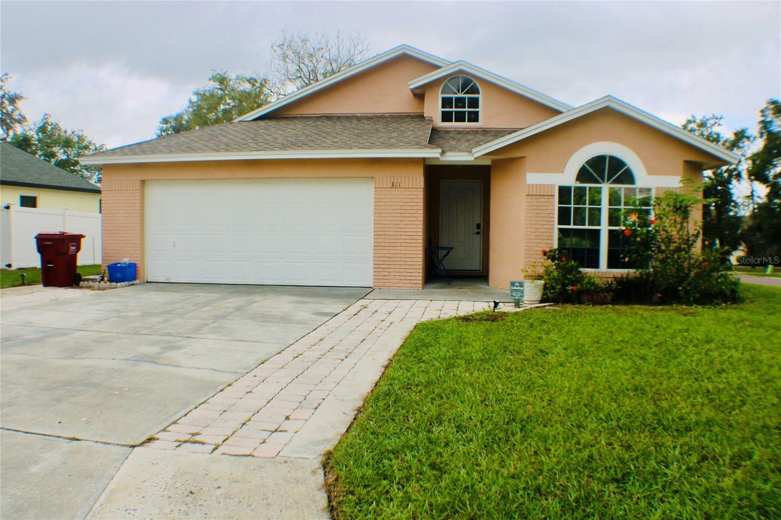 Property Photo:  311 Sugar Creek Drive  FL 33563 