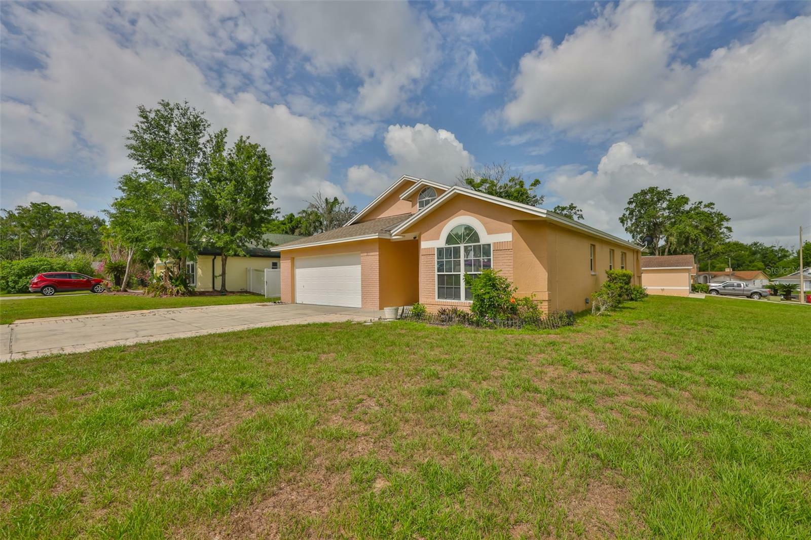 Property Photo: 311 Sugar Creek Drive FL 33563