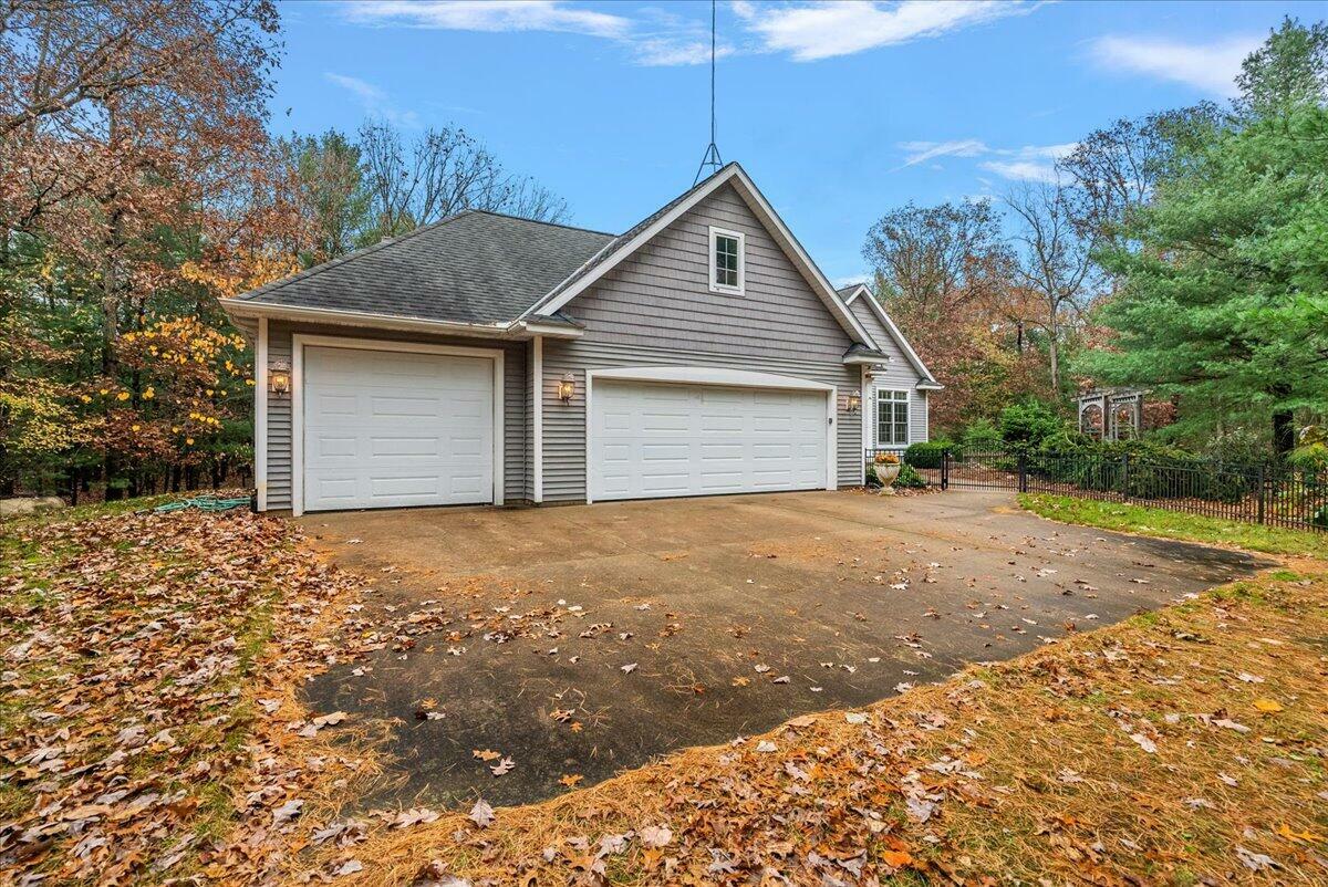 Property Photo:  3835 Silver Creek Drive  MI 49419 