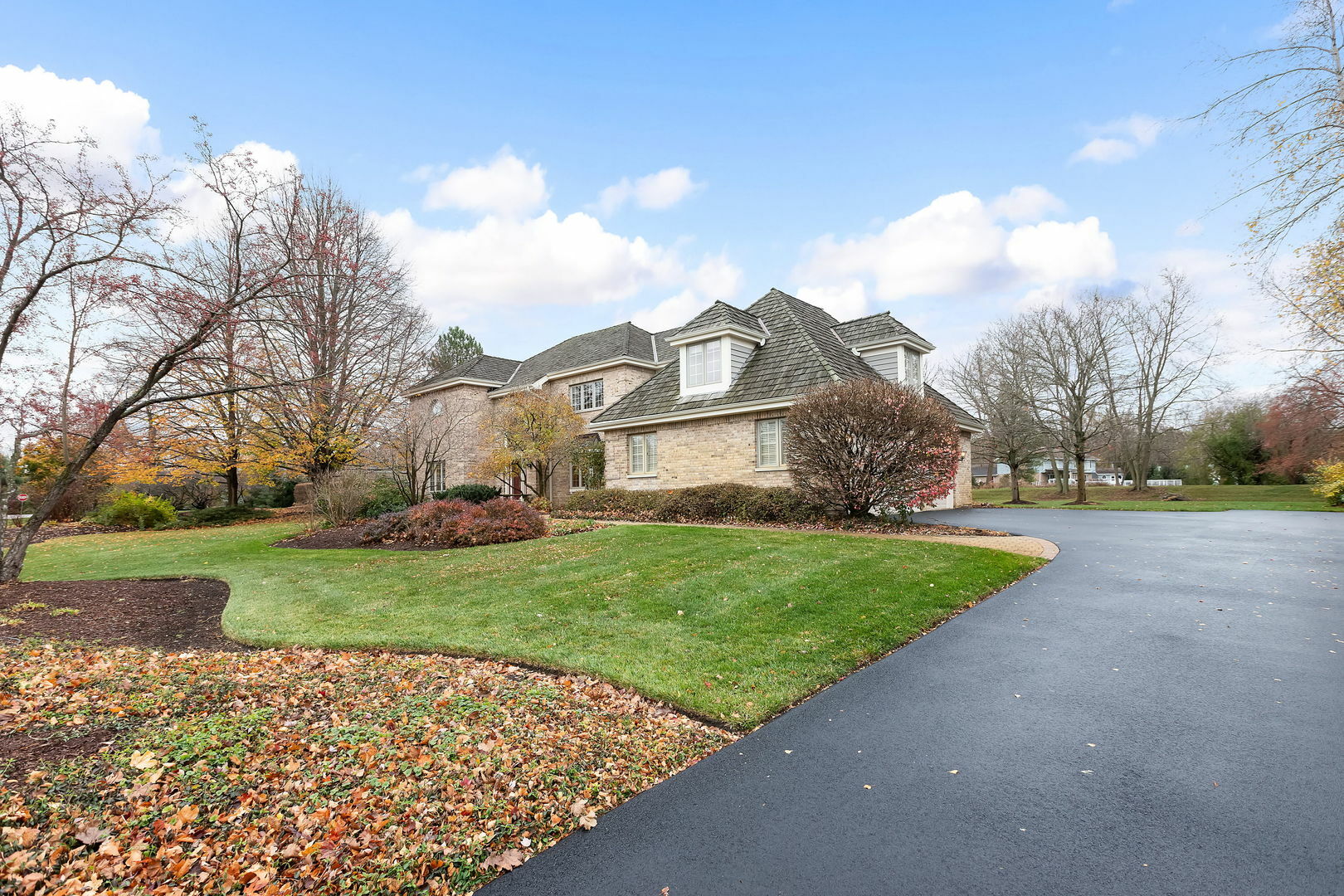 Property Photo:  22262 NW Brookside Way  IL 60010 