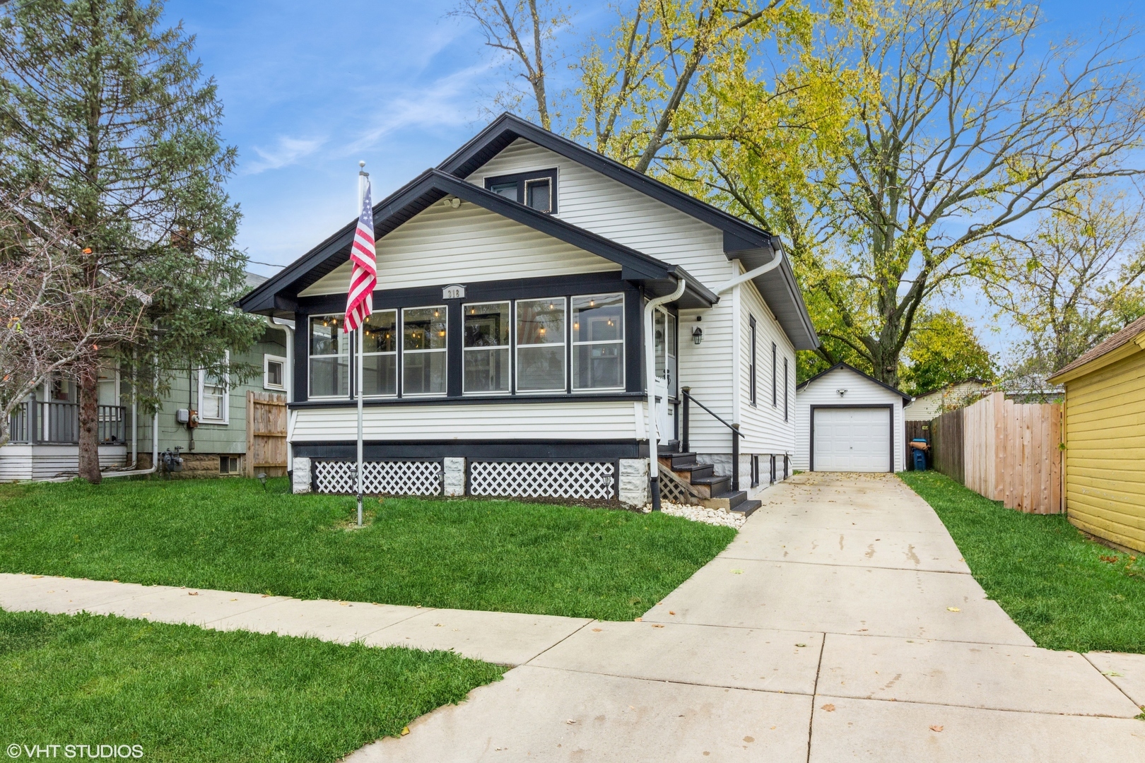 Property Photo:  318 Ashland Avenue  IL 60505 