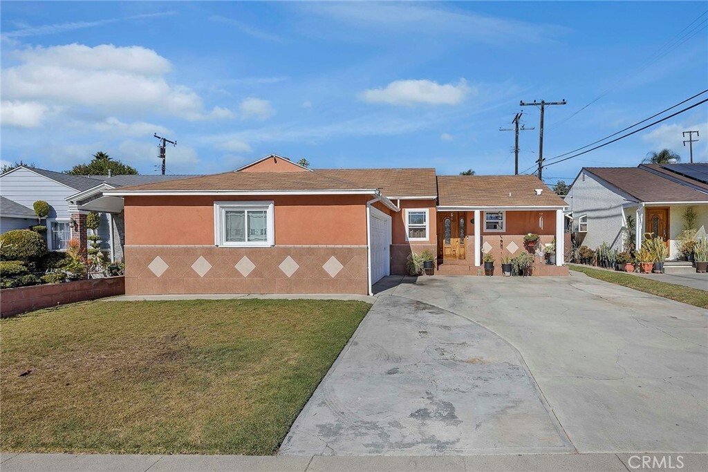 Property Photo:  10565 Lyndora Street  CA 90650 