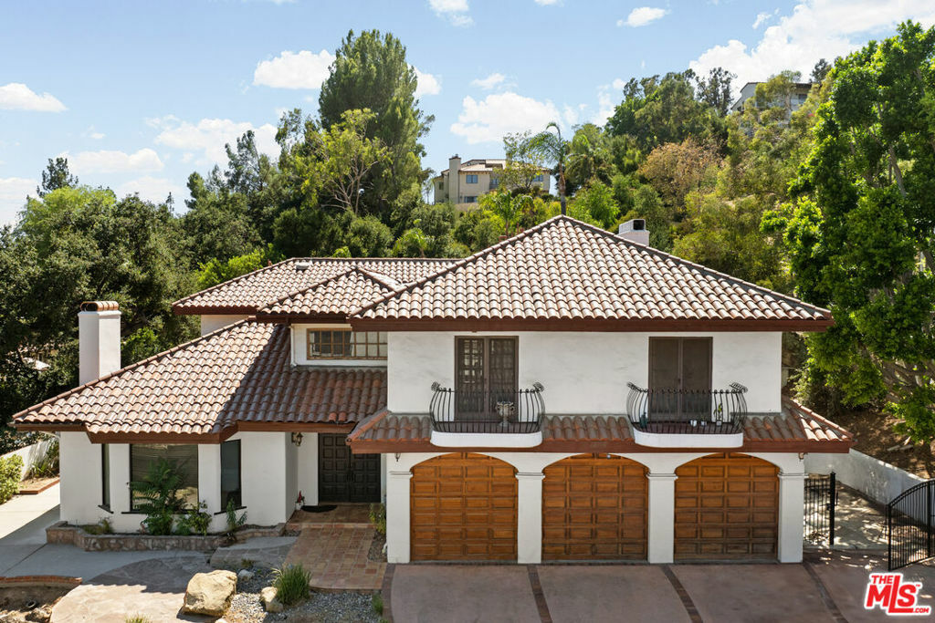 Property Photo:  22730 Dale Court  CA 91311 