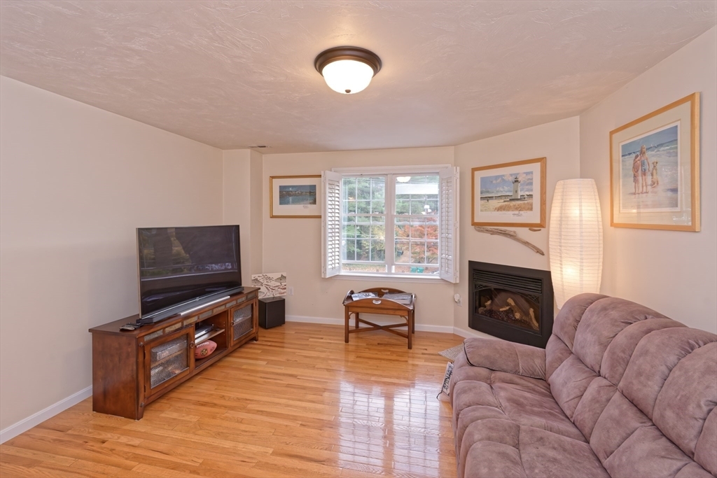 Property Photo:  214 Hartford Ave E 214  MA 01569 