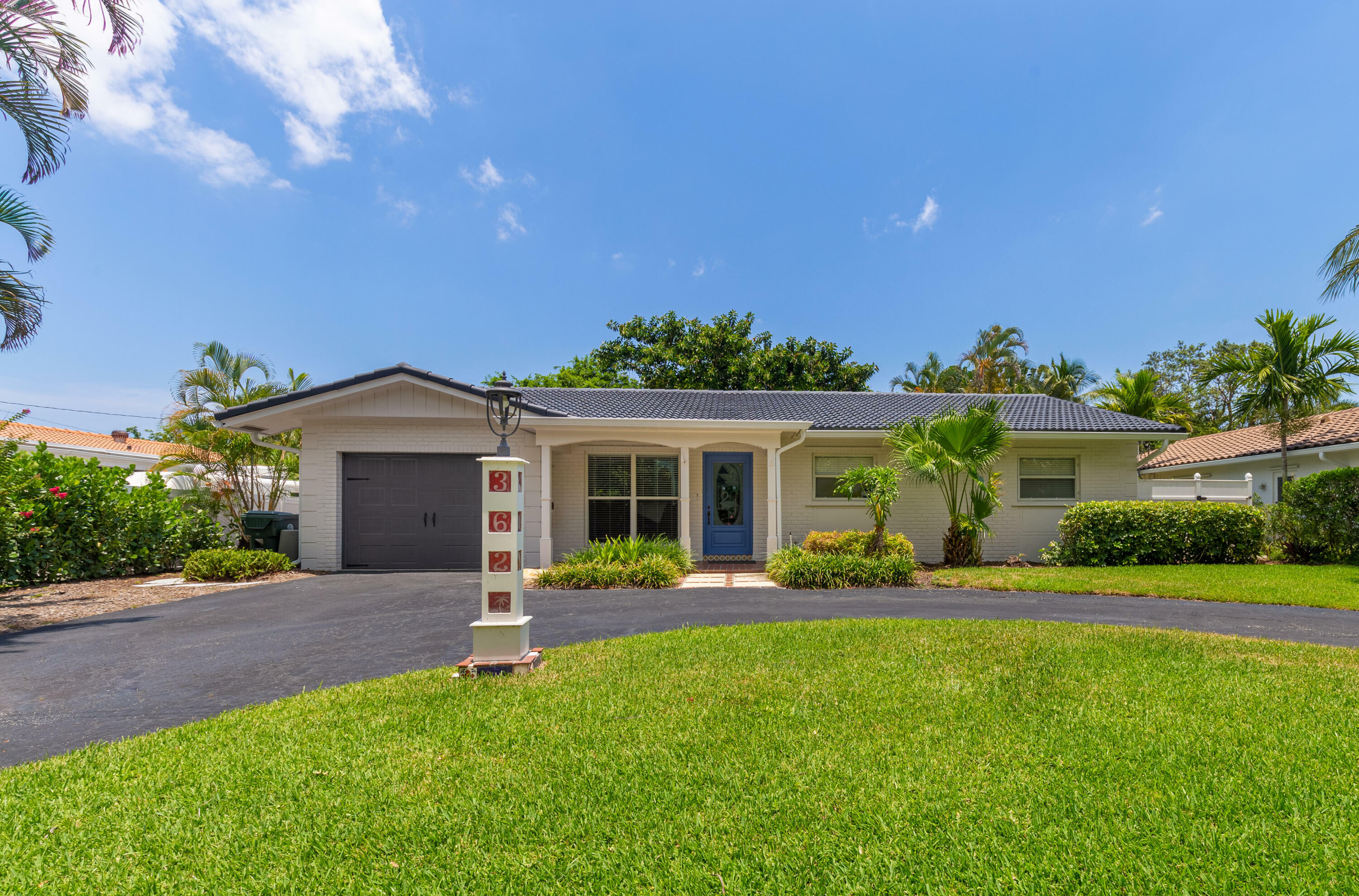 Property Photo:  362 NW 6th Court  FL 33432 