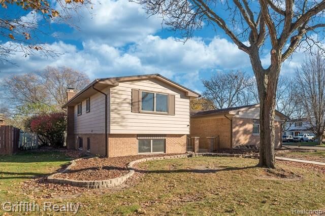 Property Photo: 42808 Arlington Road MI 48187