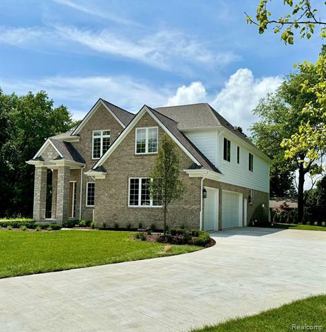 Property Photo:  929 Kimberly Drive  MI 48098 