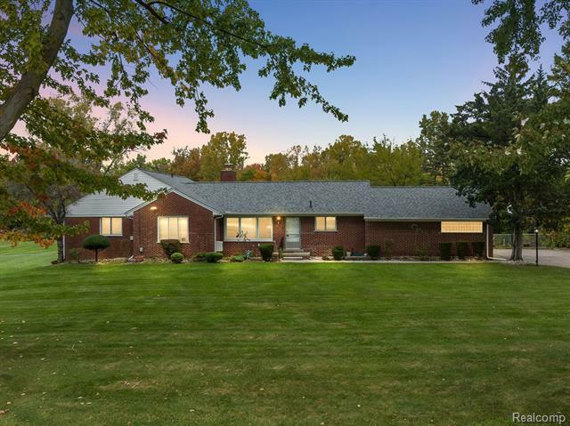 17747 N Nunneley Road  Clinton Twp MI 48036 photo