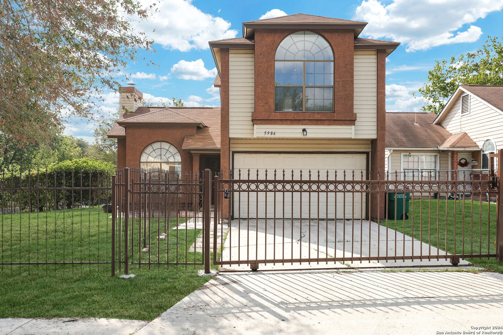 Property Photo: 5986 Sunrise Bend Dr TX 78244