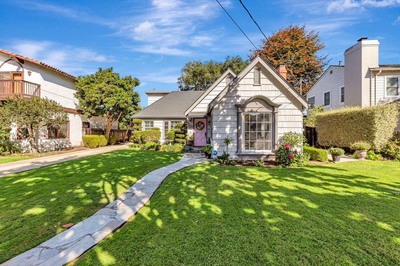 Property Photo:  221 Oak Street  CA 93901 