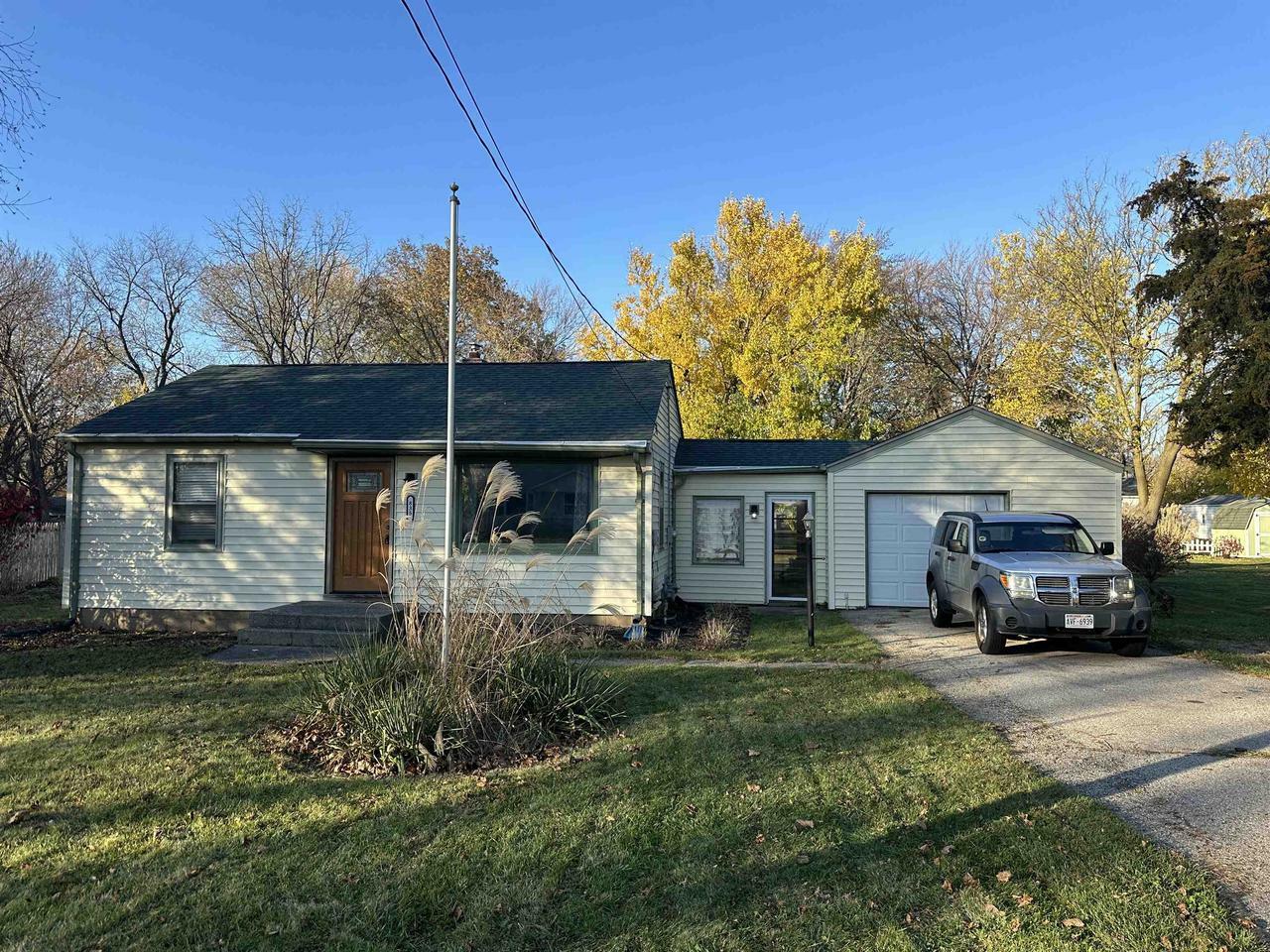 Property Photo:  835 East Elmwood Avenue  WI 53511 