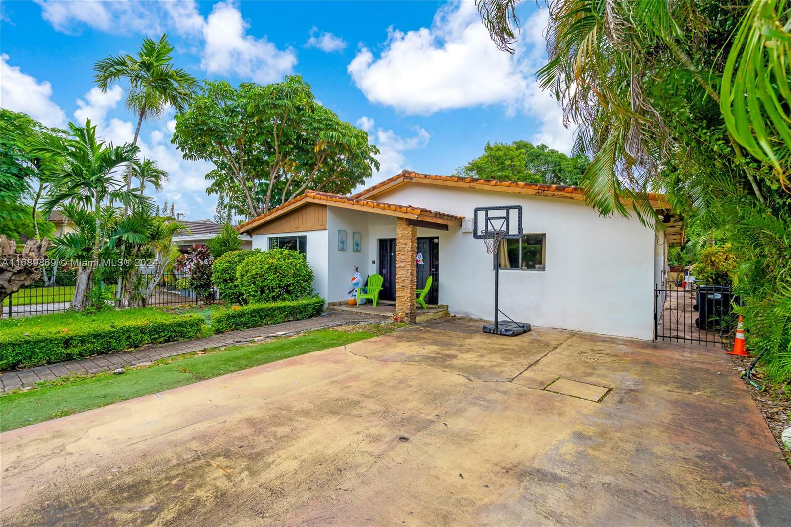 Property Photo:  4430 SW 11th St  FL 33134 