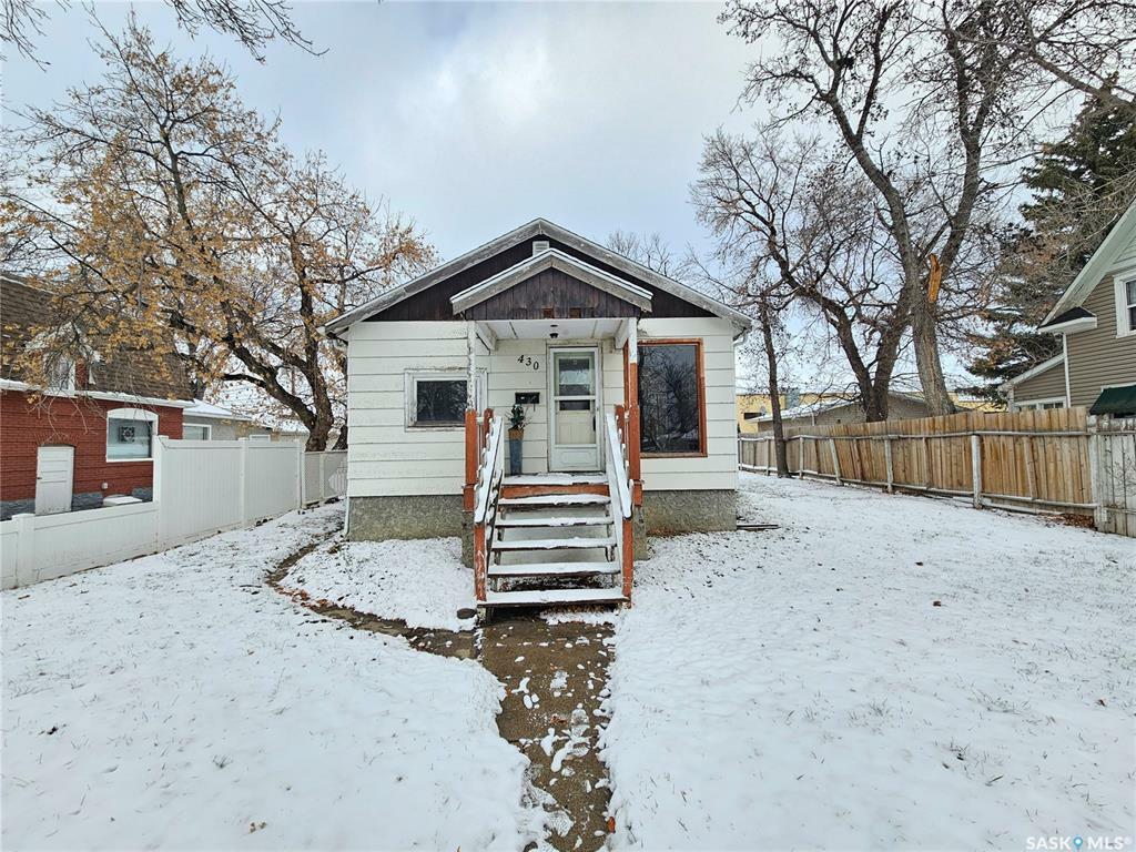 Property Photo:  430 Stadacona Street E  SK S6H 0J8 