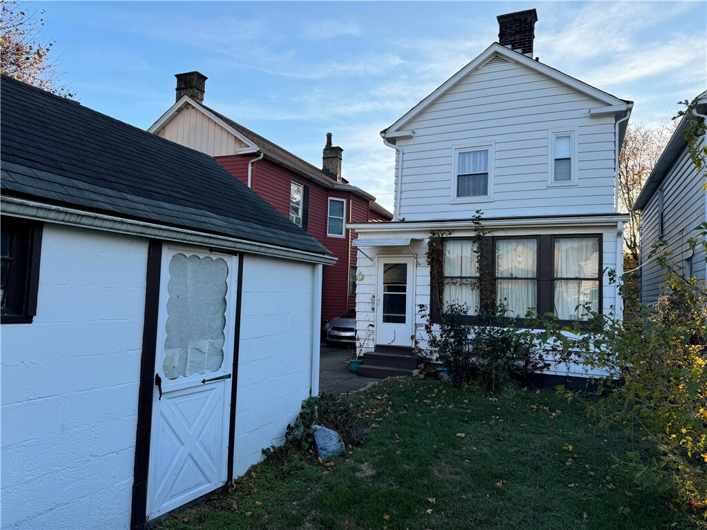 Property Photo:  642 Melrose Ave  PA 15003 