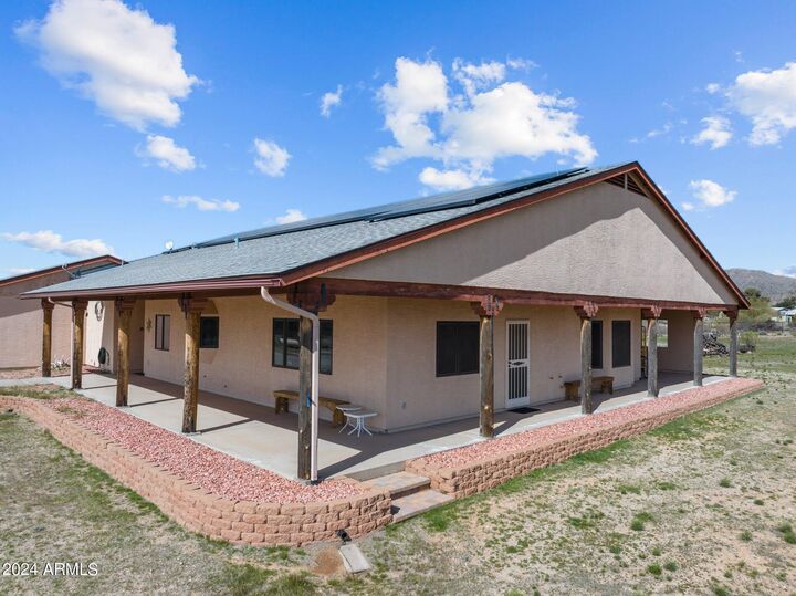 Property Photo:  22900 W Hylton Way  AZ 85332 