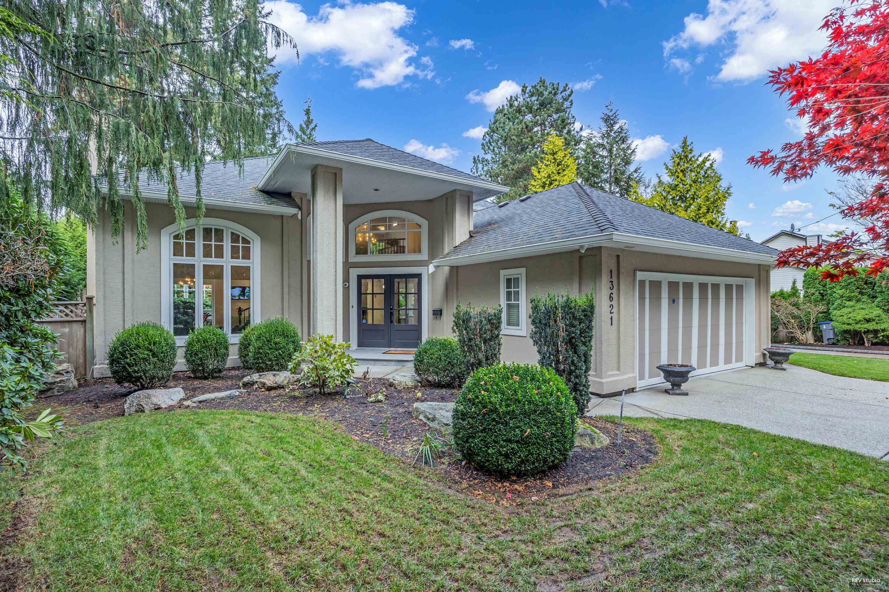 Property Photo: 13621 18 Avenue BC V4A 1W5
