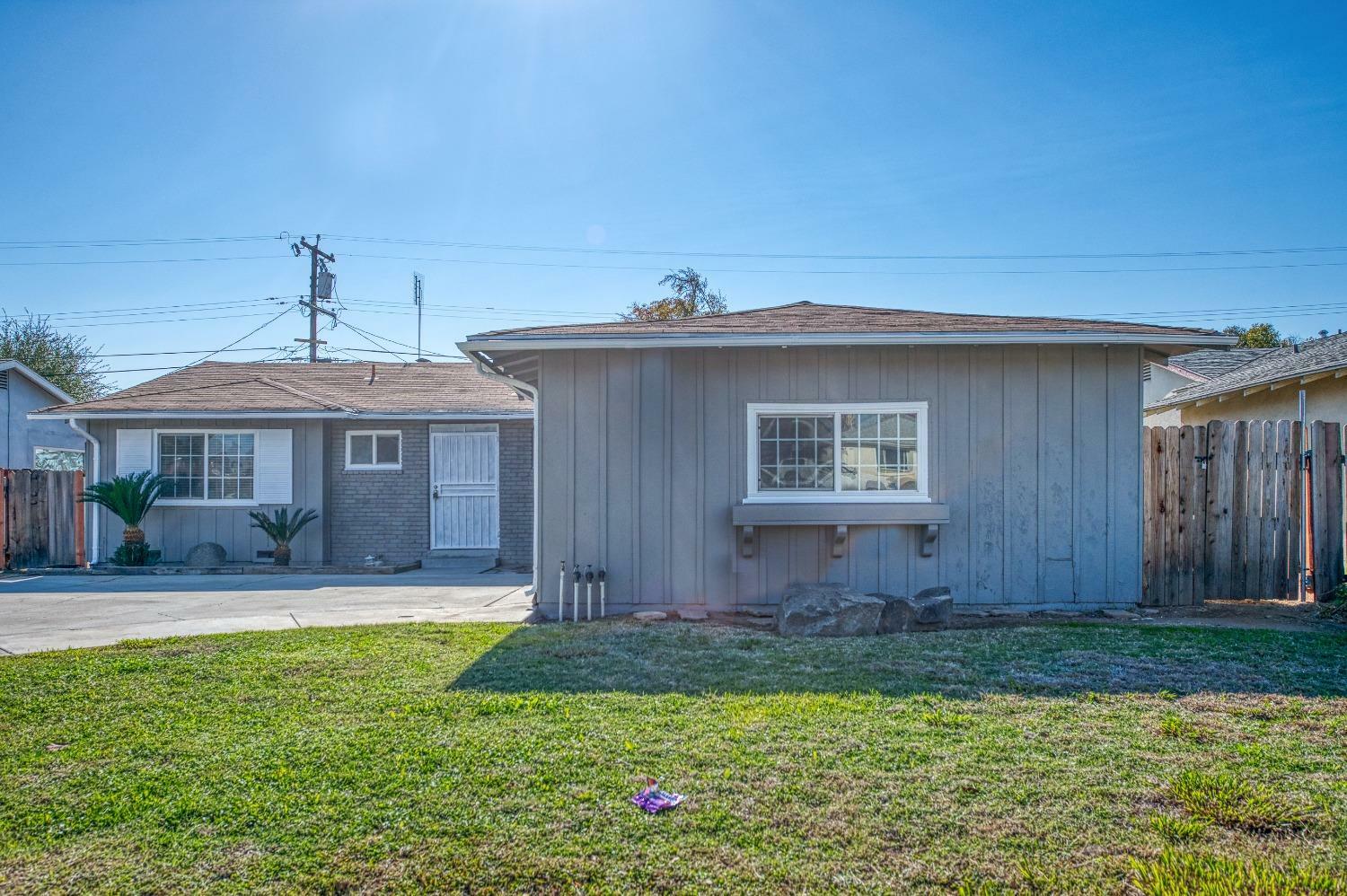 Property Photo:  3328 E Ashlan Avenue  CA 93726 