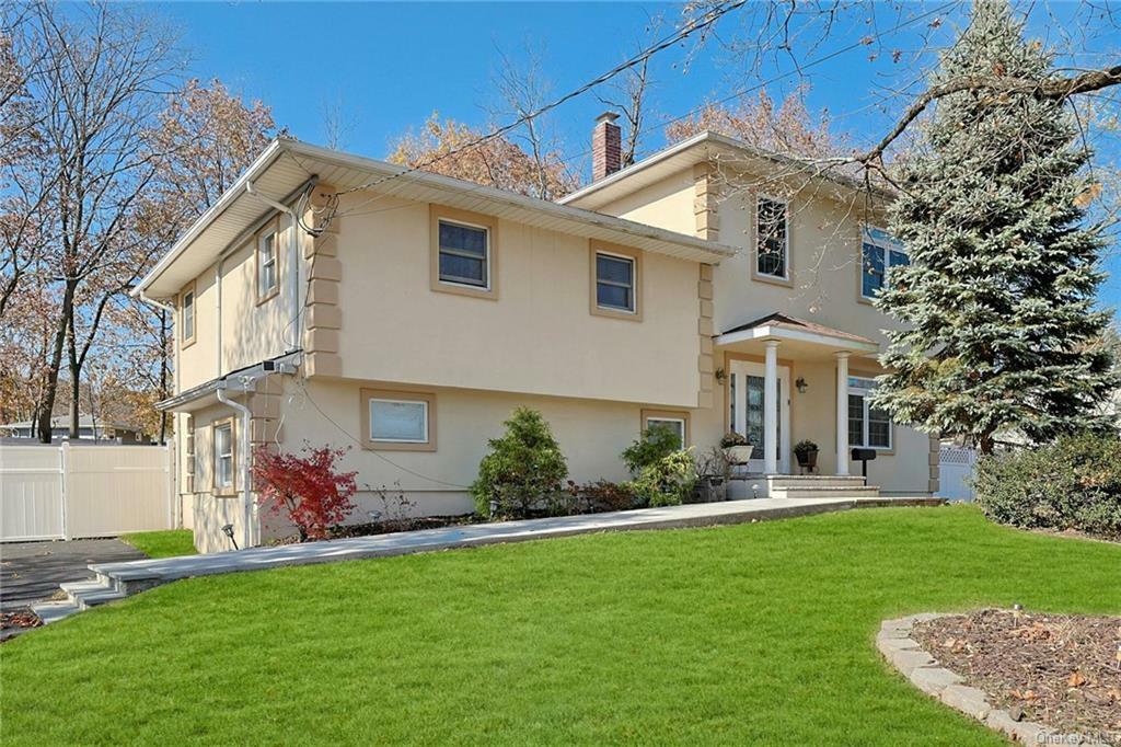 Property Photo:  37 Whitewood Drive  NY 10956 