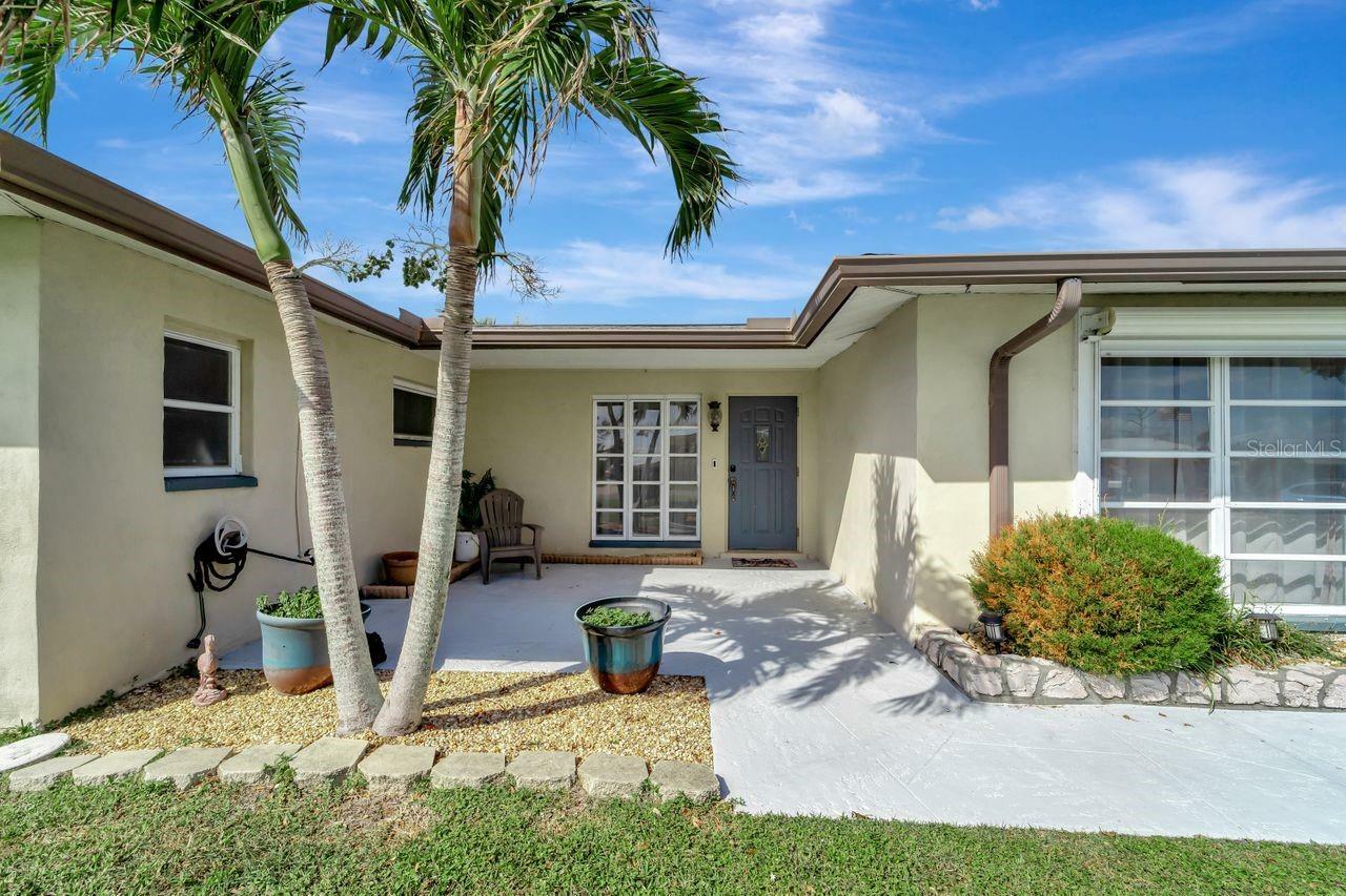 Property Photo:  12 Golfview Road  FL 33947 