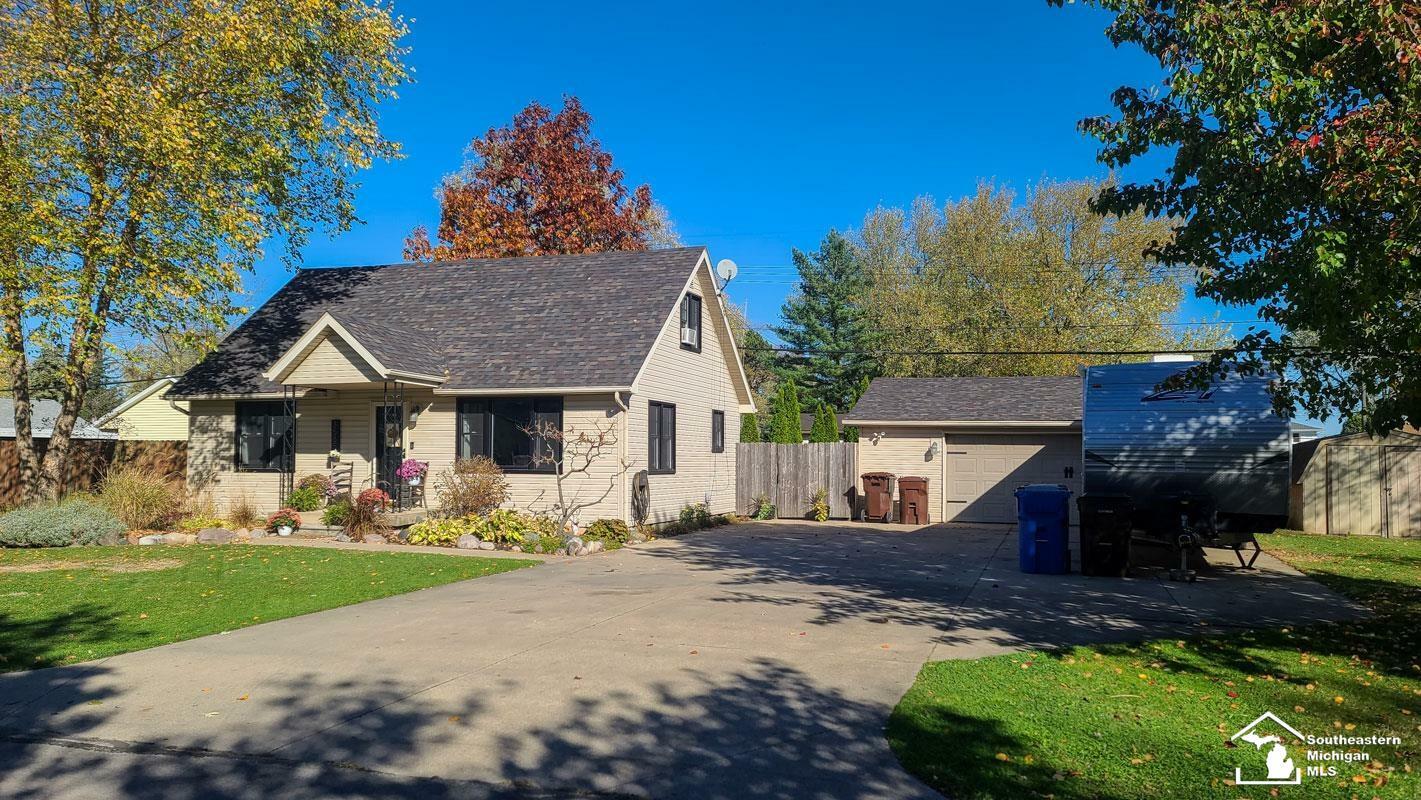 Property Photo:  3585 Lakeview Drive  MI 48162 