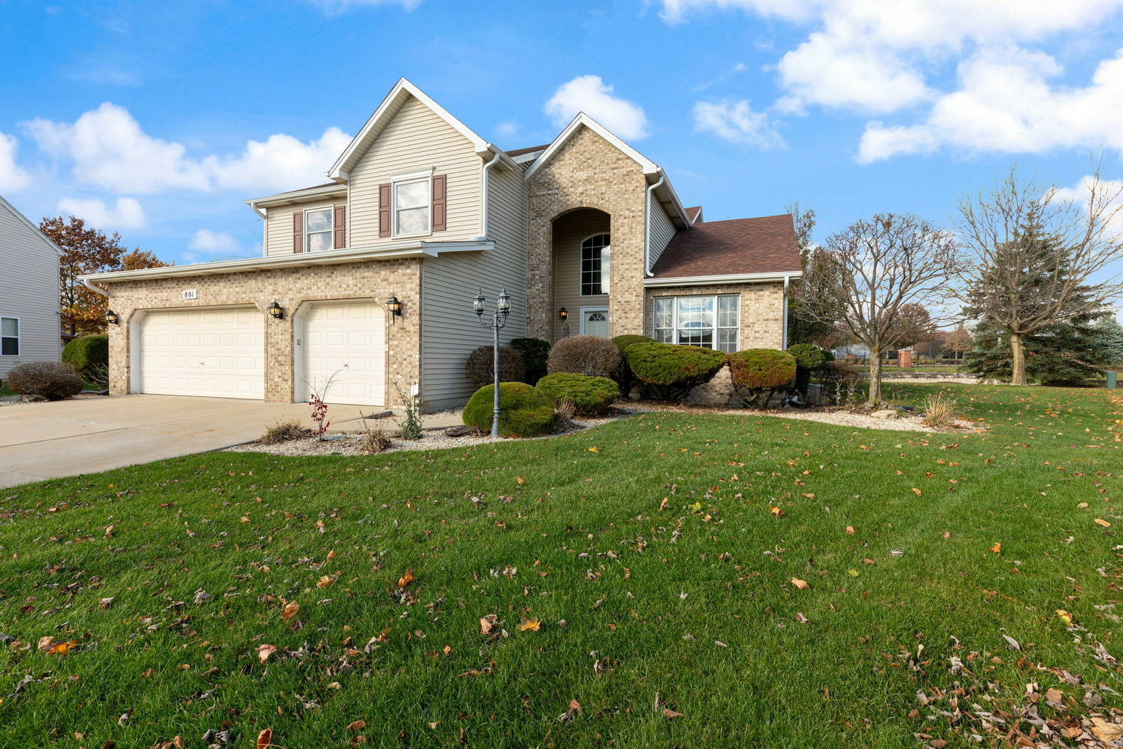 Property Photo:  801 Butterfield Court  IL 60404 