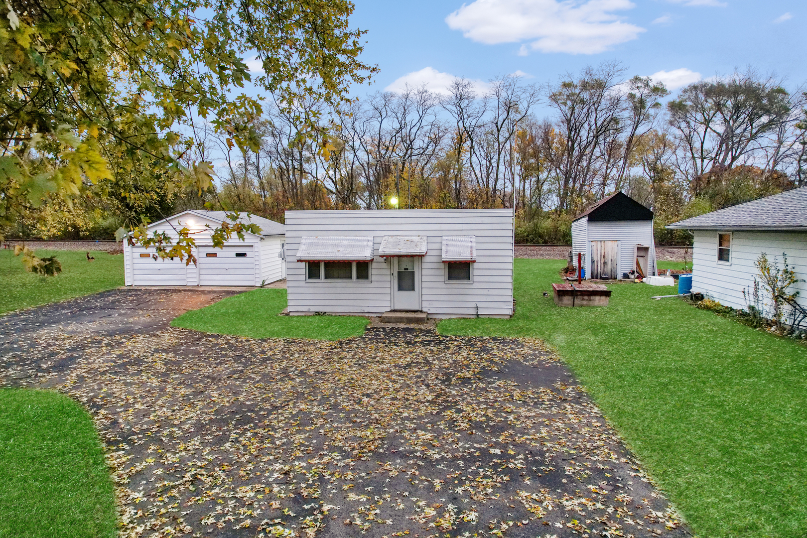 Property Photo: 1641 Jericho Road IL 60506
