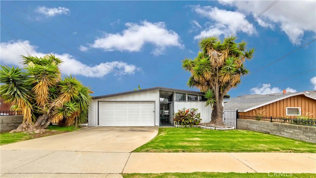 Property Photo:  1430 W 123rd Street  CA 90047 